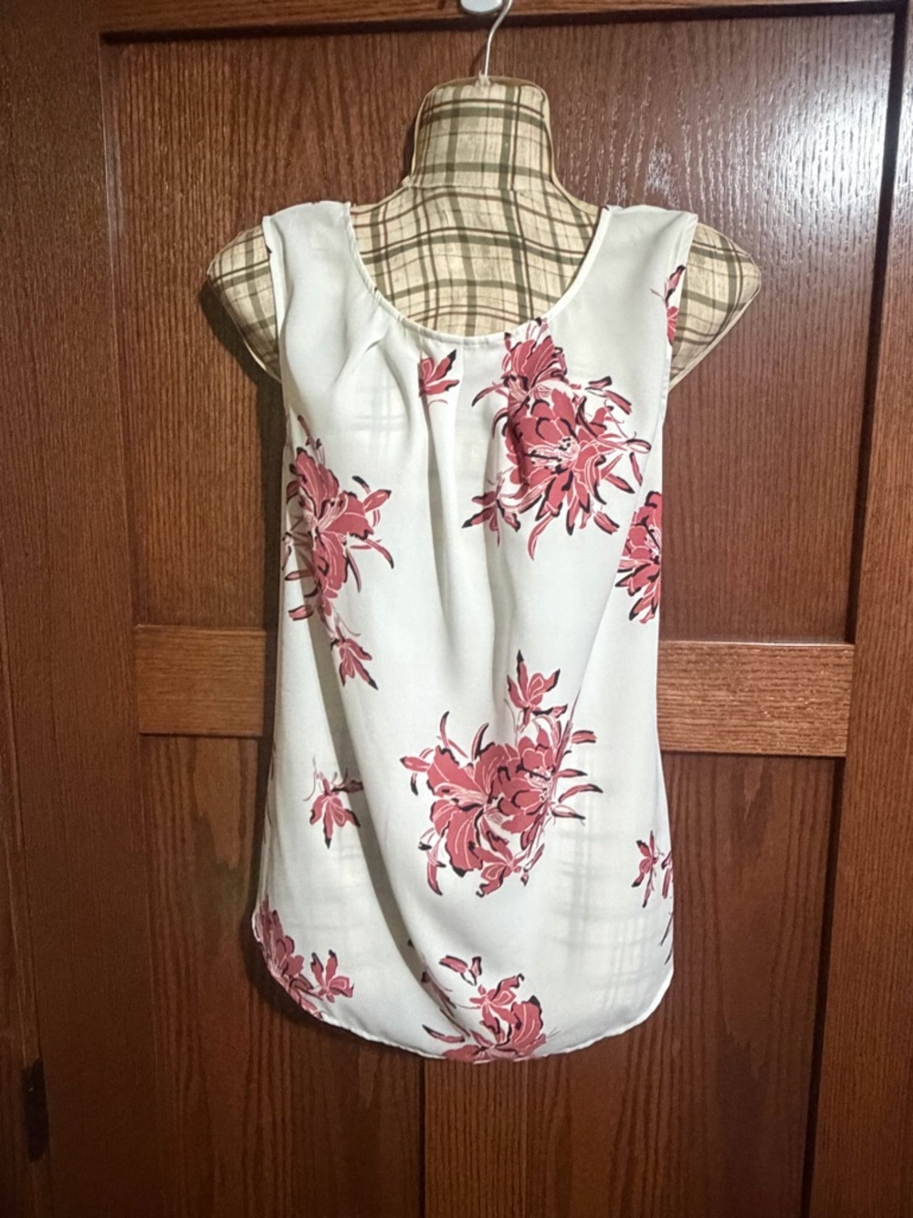 Worthington Cream Sleeveless Scoop Neck Blouse with Pink Floral Print